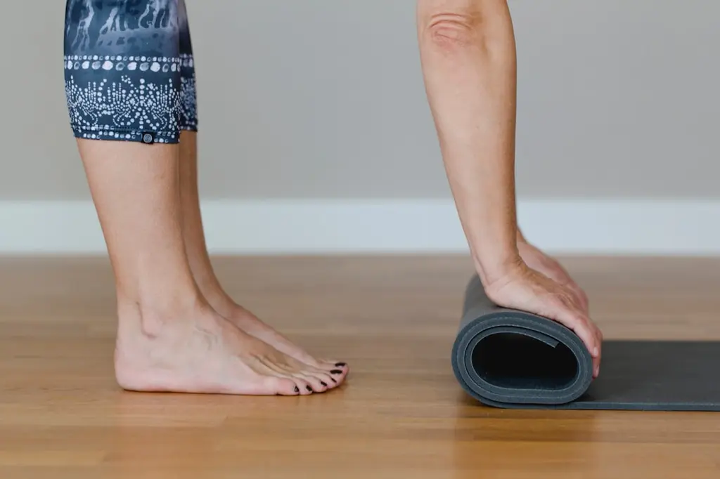 Clases de Yoga Comparativas: Estilo Vinyasa vs. Hatha